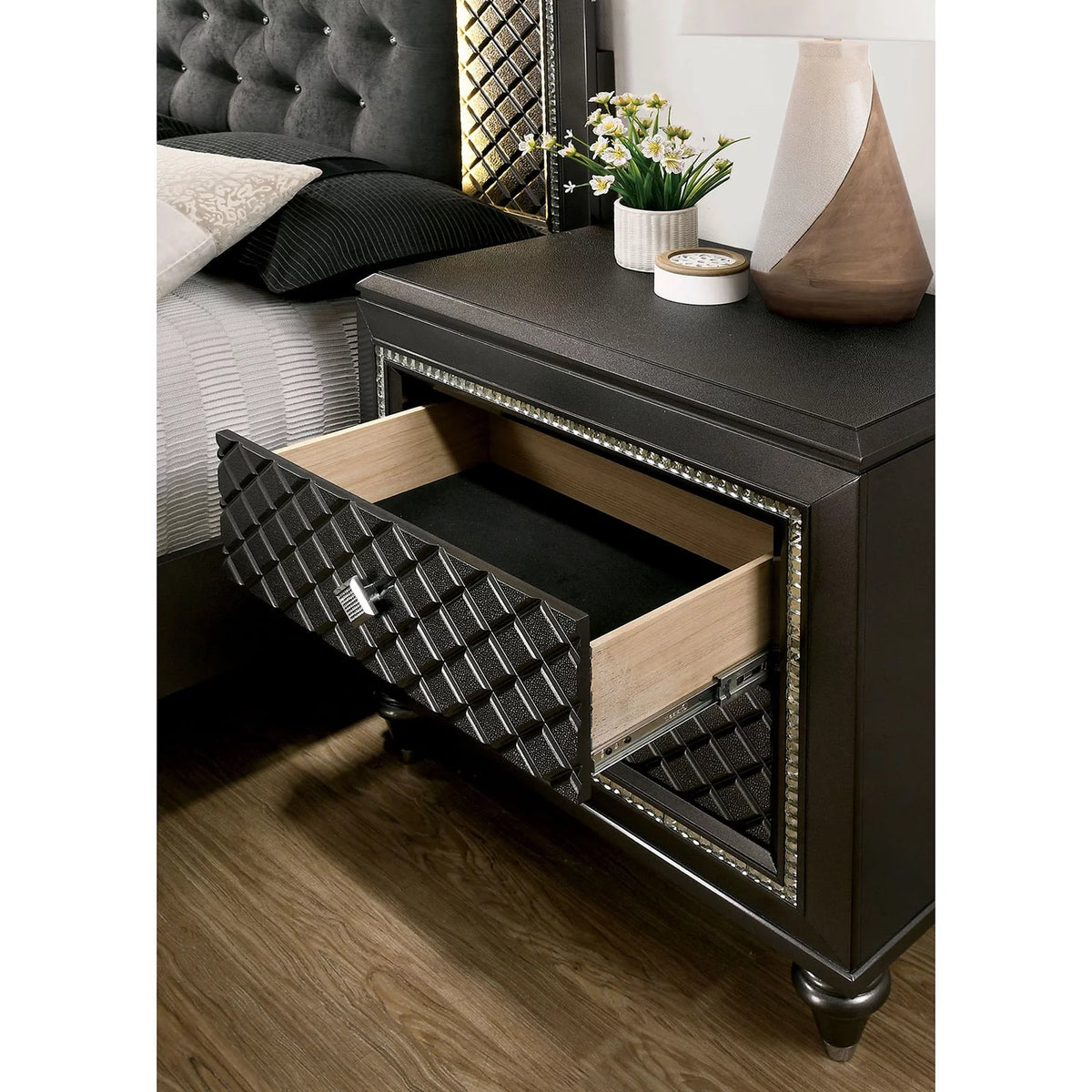 California King Size Bed 2 Nightstands Metallic Gray Solid Wood Black Fabric Tufted G337