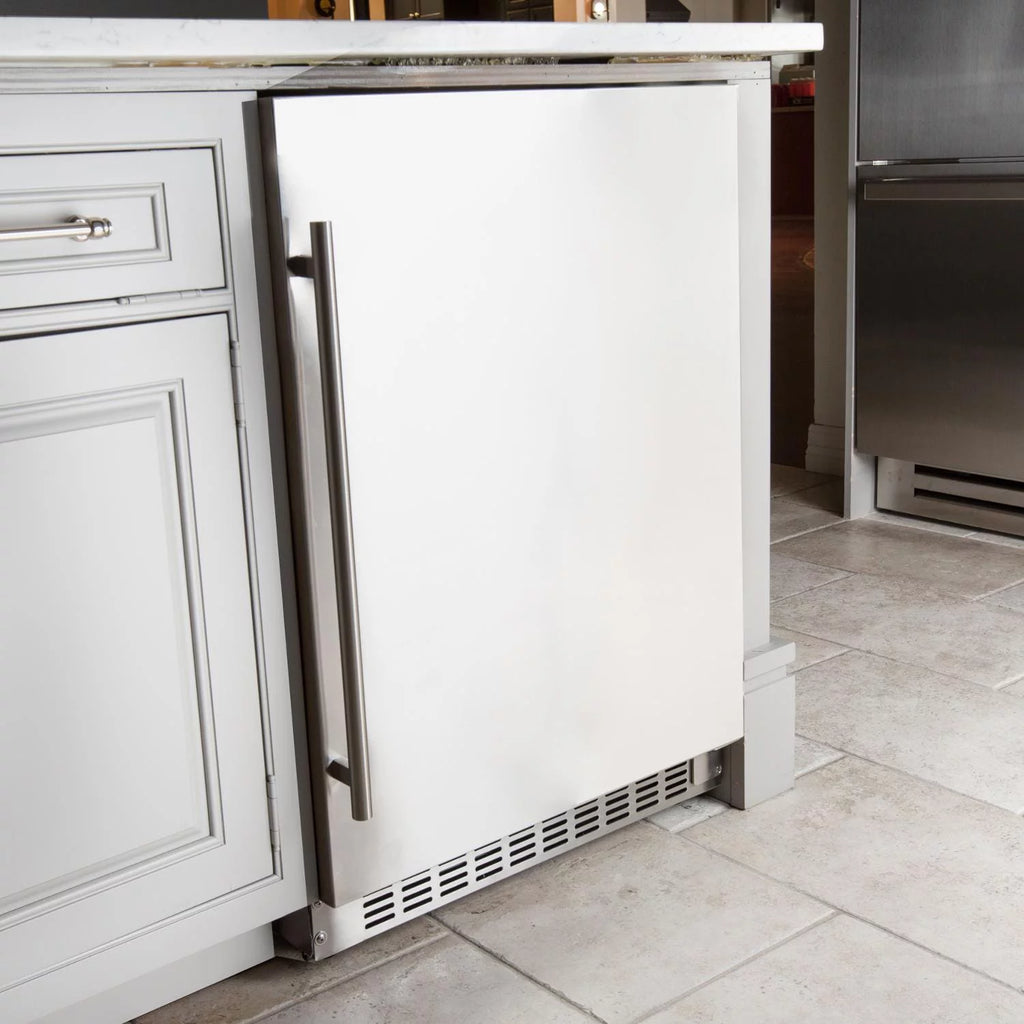 24-Inch 5.6 Cu. Ft. Compact Refrigerator Stainless Steel M6103