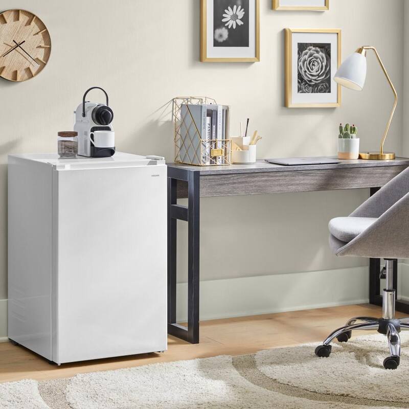 White 4.3 cu. ft. Mini Refrigerator D626