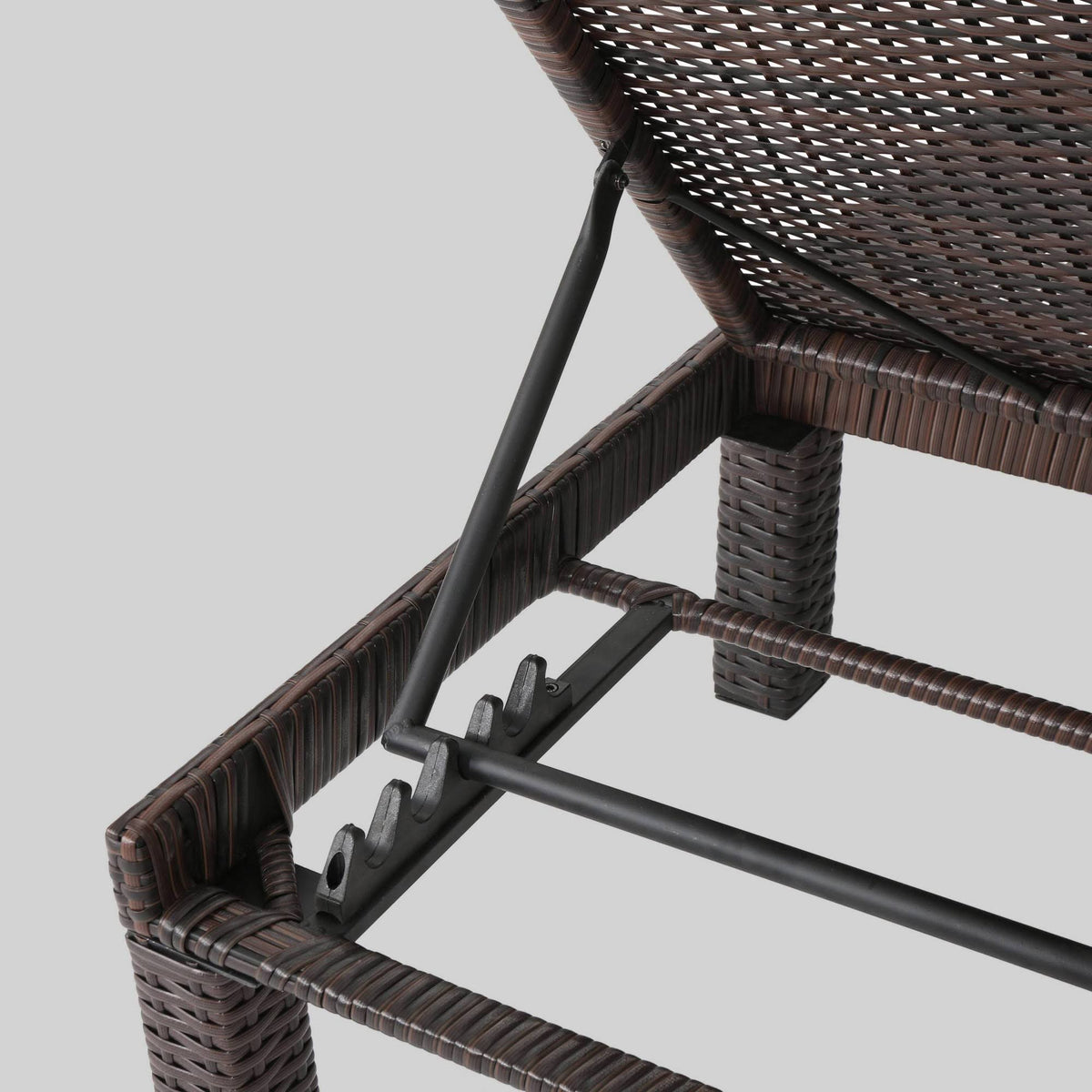 Brown Wicker Chaise Lounge Set of 4 R25187