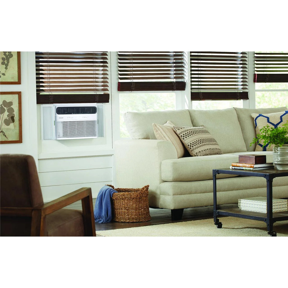 12,000 BTU White Window Air Conditioner W750