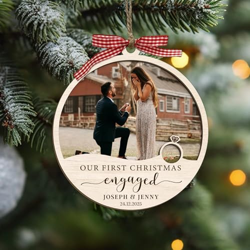 Wooden Christmas Ornament D1650