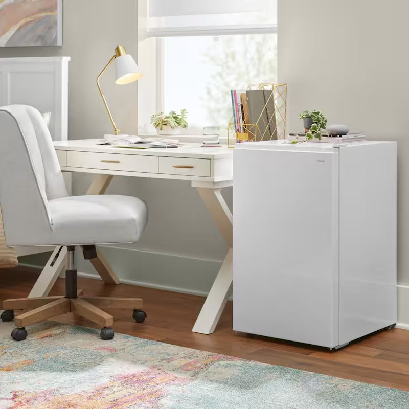 White 4.3 cu. ft. Mini Refrigerator D626