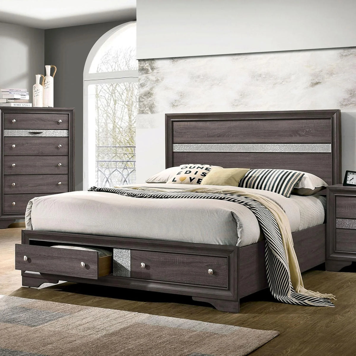 Contemporary Gray Solid Wood King Bedroom Set 5pcs G401664