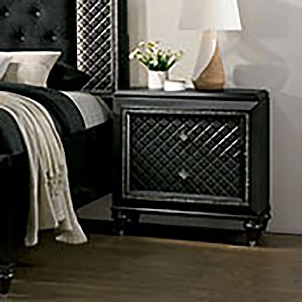 California King Size Bed 2 Nightstands Metallic Gray Solid Wood Black Fabric Tufted G337