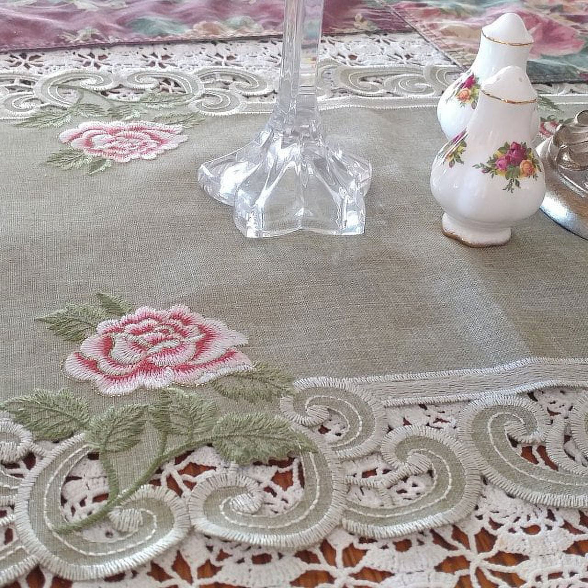 Table Runner with Pink Roses and Sage Green Burlap Linen Fabric, 70 x 15 inches Z63624